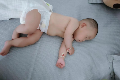 东莞怀孕多久会显肚子